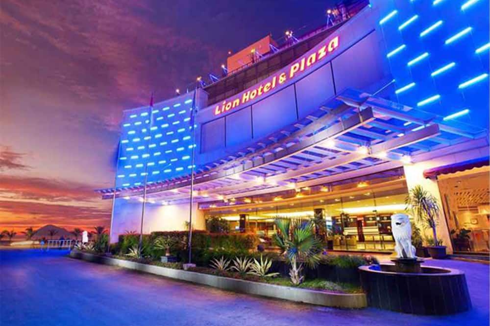 Lion Hotel & Plaza Manado - מאנאדו - בניין