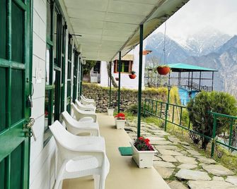 Himalayan High, Auli, By Himalayan Eco Lodges - Joshīmath - Balkon