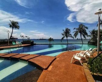 Ehsan Seaview Hotel Port Dickson - Port Dickson - Pool