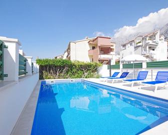 Apartments Slobodanka - Makarska - Uima-allas