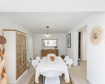 Sea Views Private Terrace 2BR House near the Beach - Telde - Salle à manger