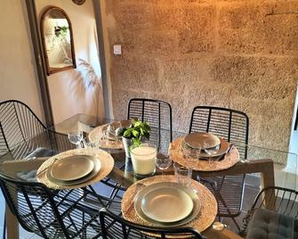 Maison de village familiale Pont du Gard, toit terrasse, barbecue, Fibre - Vers-Pont-du-Gard - Salle à manger