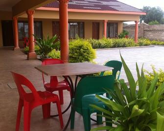 Calvary Guest House - Ghanzi - Patio