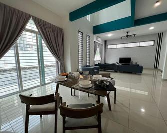 Desaru-saru Villas - Bandar Penawar - Comedor