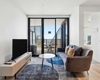 Realm Apartments by Cllix - Adelaide - Living room
