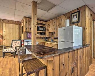 Cheyenne Ranch Apt with 50 Acres by Raystown Lake - Huntingdon - Kitchen
