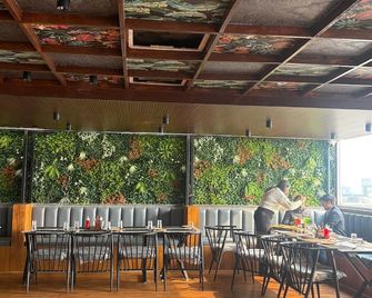 Hotel Shrinath Palace - Mathura - Restaurant