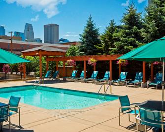 TownePlace Suites by Marriott Minneapolis Downtown/North Loop - Minneapolis - Pool