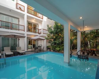 Hotel Caracol Isla Mujeres - Isla Mujeres - Pool