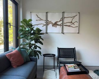 Coldbrook Bed and Breakfast - Boiceville - Living room