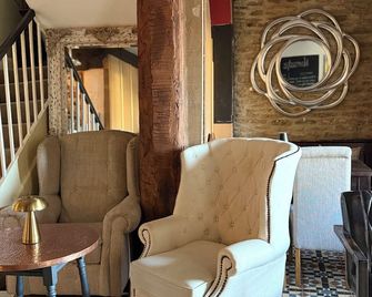 The Vale Hotel - Swindon