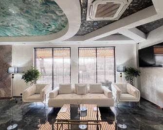 K Business Hotel - Biskek - Lounge