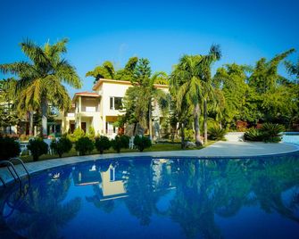 망고 블룸 리버 리조트 - 람나가르 - 수영장