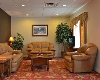 Lake Hartwell Inn and Suites - Hartwell - Salónek