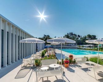 Falkensteiner Hotel Park Punat - פונאט - בריכה