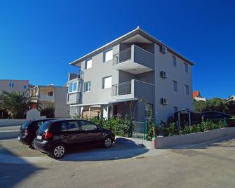 Apartment Flynn - Okrug Gornji - Budynek