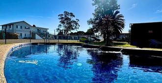 Hive Hotel - Moruya - Pool