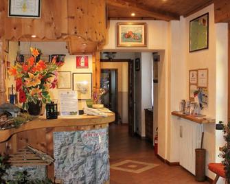 Hotel Villa Rina - Bormio - Recepce