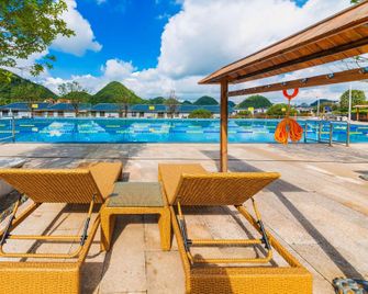 Yumawan Hot Spring Hotel (Anshunxi High-Speed Railway Station Olympic Sports Center) - Anshun - Pool