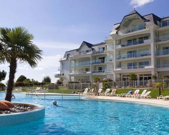 Nice apartment for 4 people with pool, WIFI, terrace, pets allowed and parking - L'Aiguillon-sur-Vie - Piscina