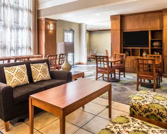 Staybridge Suites Las Cruces By IHG - Las Cruces - Ruang tamu