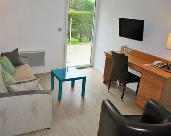 Le Relais Des Champs - Eugenie-les-Bains - Sala de estar
