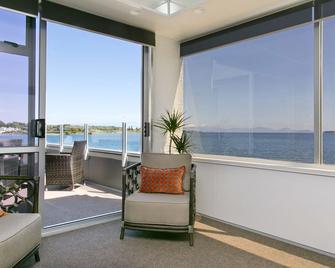 The Cove- On The Lake - טאופו - מרפסת