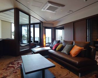 Toriizaki Club Sushi Auberge - Kisarazu - Lounge