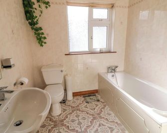 Teach Annie Agus Paddy - Gortahork - Bathroom