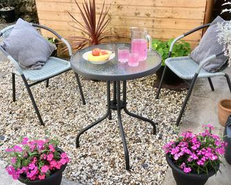 Chapel St Apartments - Caernarfon - Patio