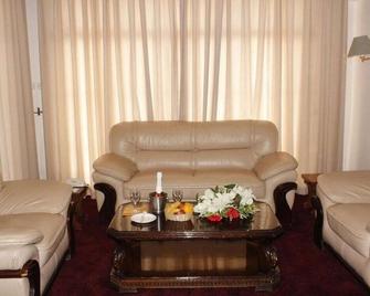 Regency Hotel Flamboyant - Masvingo - Sala de estar