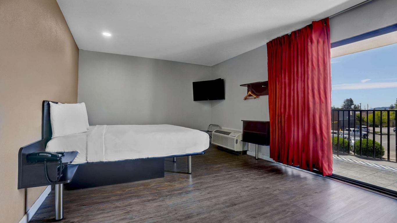 موتل 6 يوكيا، كاليفورنيا - نورث