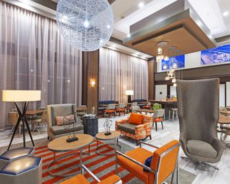 Hampton Inn & Suites Houston-Bush Intercontinental Airport - Houston - Lounge