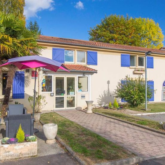 Comfort Hotel Grenoble Meylan image 1
