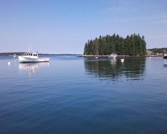 Historic Oceanfront Maine Village Year-Round Retreat, Gameroom + Water Access - Port Clyde - Outdoors view