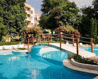 Ljuljak Hotel - Golden Sands - Piscina