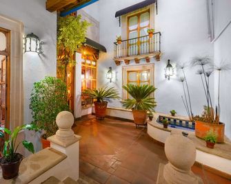 Hotel Pueblo Magico - Patzcuaro - Patio