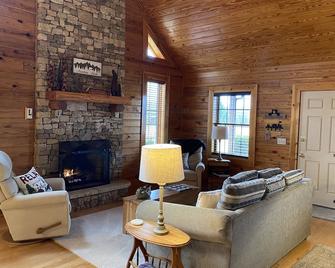 Beautiful log home with hot tub - Ohiopyle - Sala de estar