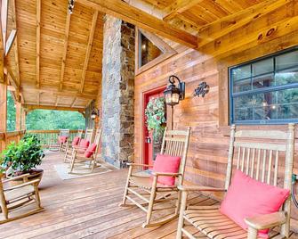 New Construction Log home, beautiful home with boat slip - Cadiz - Binnenhof