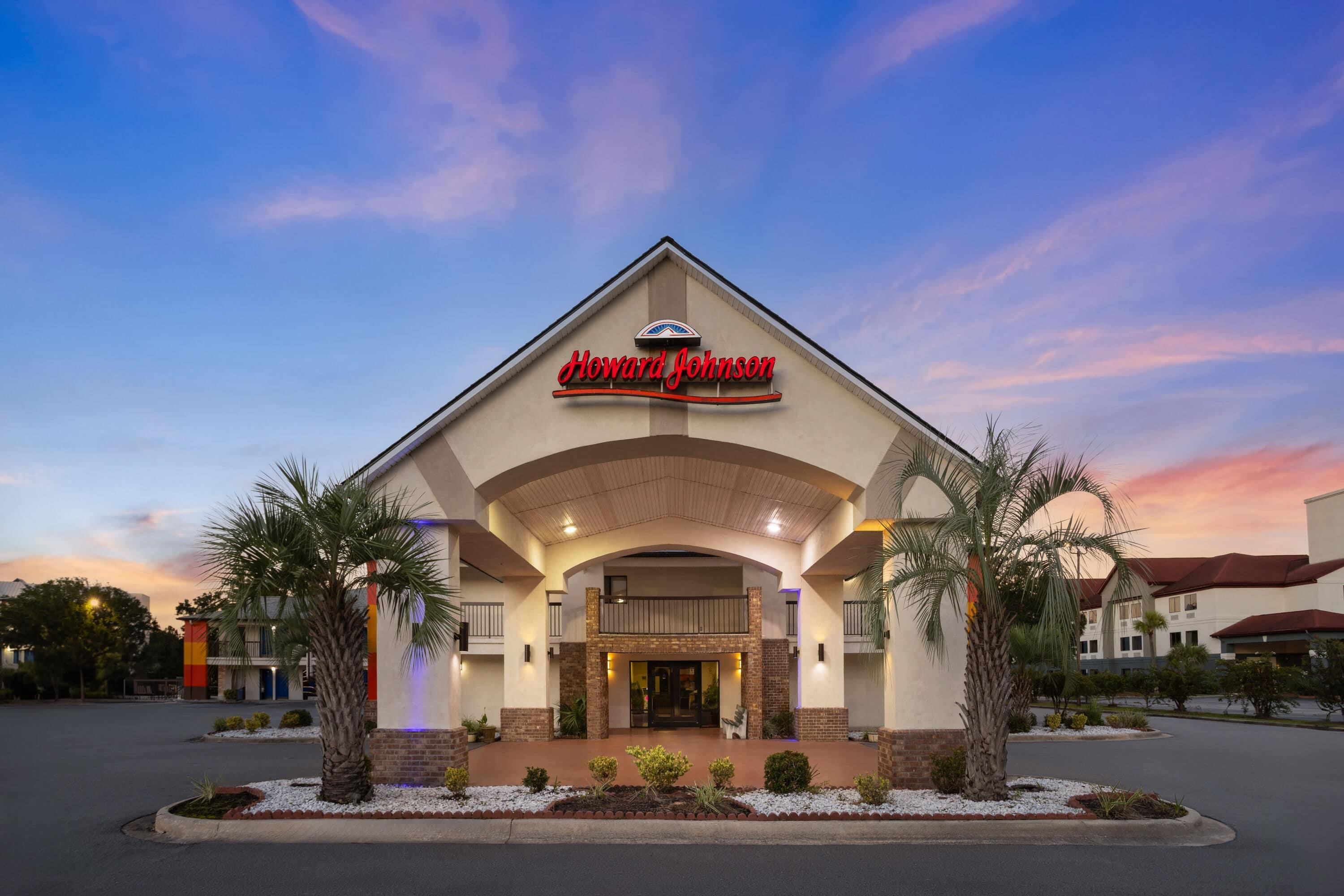 Howard Johnson by Wyndham Savannah GA