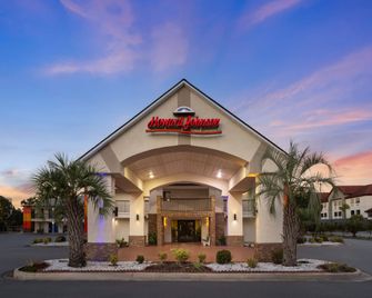 Howard Johnson by Wyndham Savannah GA - Savannah - Edifício
