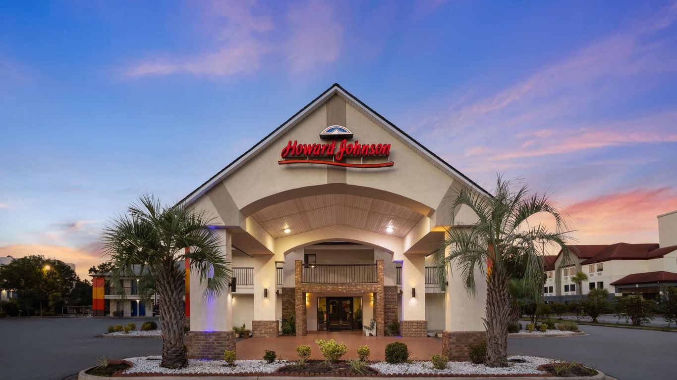 Howard Johnson by Wyndham Savannah GA