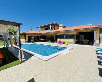 Villa With Swimming Pool Seixal - Barreiro - Pool