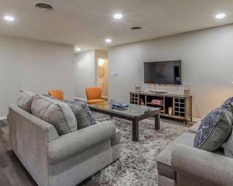 Room in Temple #B - Temple - Living room