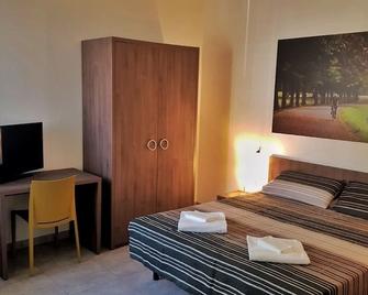 Hotel Bed & Bike - Cesena - Slaapkamer