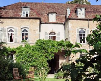 Cottage In Beautiful Mansion Xixth - Salins-les-Bains - Gebäude