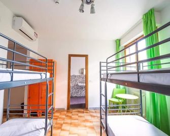 سيفيستاي بيزا سنترالي - بيسا - غرفة نوم