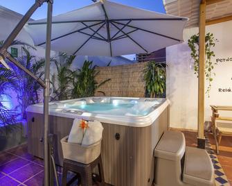 موكورا هوتل آند سبا - كارتاخينا دي إندياس - حوض السباحة