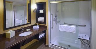 Holiday Inn Express & Suites Timmins - Timmins - Bathroom