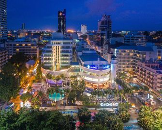 The Cruise Hotel - Pattaya - Vista del exterior